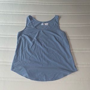 blue tank top